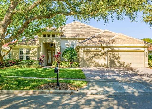 Property at 8912 Heritage Bay Cir, Orlando, FL 32836, 4 beds, 3 baths