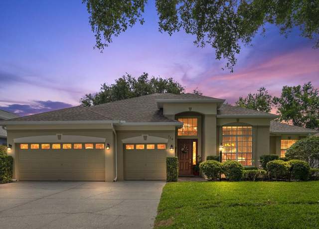 Property at 714 Regina Cir, Oakland, FL 34787, 4 beds, 3 baths