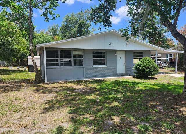 Property at 300 Midwood Dr, Plant City, FL 33566, 3 beds, 2 baths
