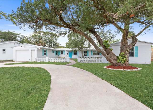 Property at 120 Arredondo Ave, St Augustine, FL 32080, 4 beds, 2.5 baths