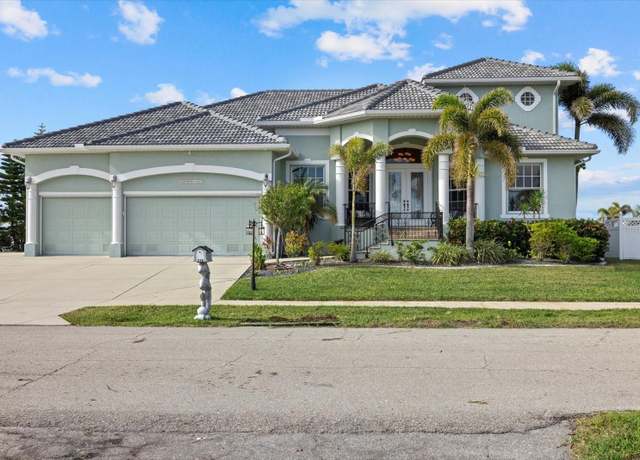 Property at 210 Beeney Rd SE, Port Charlotte, FL 33952, 4 beds, 4 baths