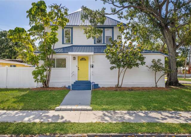 Property at 719 22nd St W, Bradenton, FL 34205, 4 beds, 2.5 baths