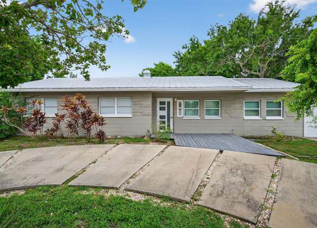 Property at 300 Davison Ave NE, St Petersburg, FL 33703, 3 beds, 2 baths