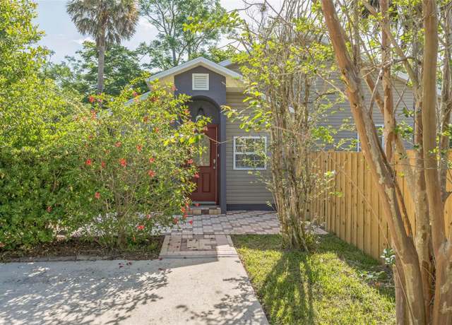 Property at 250 E 20th Ave, Mount Dora, FL 32757, 3 beds, 2 baths
