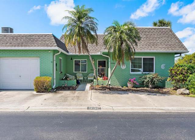Property at 6590 Golden Horseshoe Dr, Seminole, FL 33777, 2 beds, 2 baths