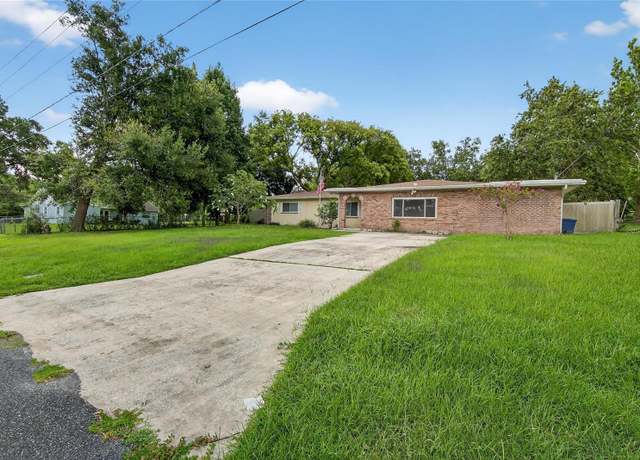 Property at 12325 Green Oak Ln, Dade City, FL 33525, 3 beds, 2 baths
