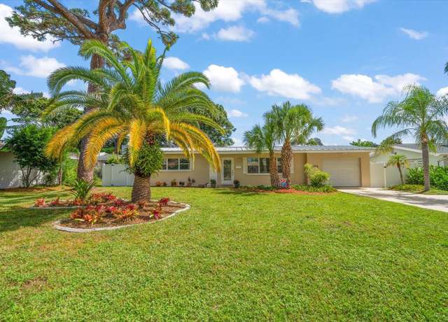 Property at 606 Palm Ave, Belleair, FL 33756, 2 beds, 2 baths