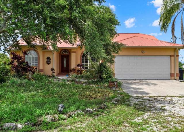 Property at 6805 225th St E, Bradenton, FL 34211, 3 beds, 2 baths