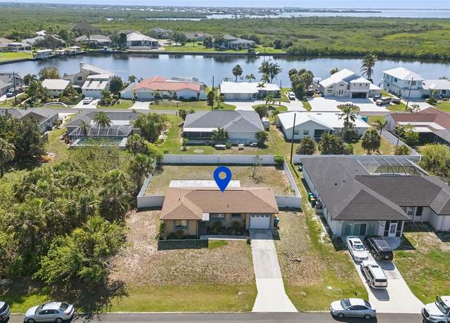 Property at 4358 Pates St, Port Charlotte, FL 33948, 2 beds, 1 bath