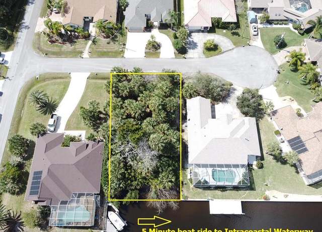 Property at 4 Crow Ct, Palm Coast, FL 32137