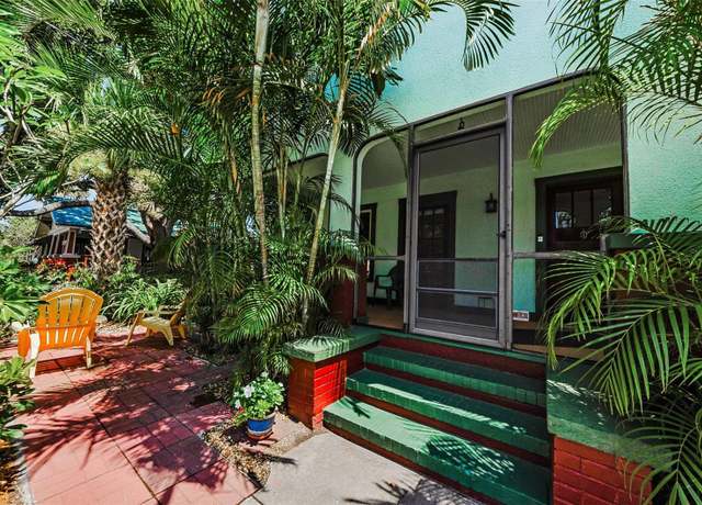 Property at 214 Scotland St, Dunedin, FL 34698, 2 beds, 2 baths