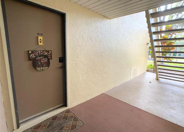 Property at 654 Bird Bay Dr E #106, Venice, FL 34285, 2 beds, 2 baths