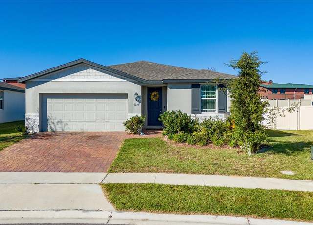 Property at 1251 Citrus Landing Blvd, Davenport, FL 33837, 4 beds, 3 baths