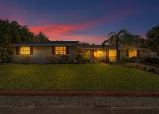 Property at 2801 Plaza Terrace Dr, Orlando, FL 32803, 4 beds, 2 baths