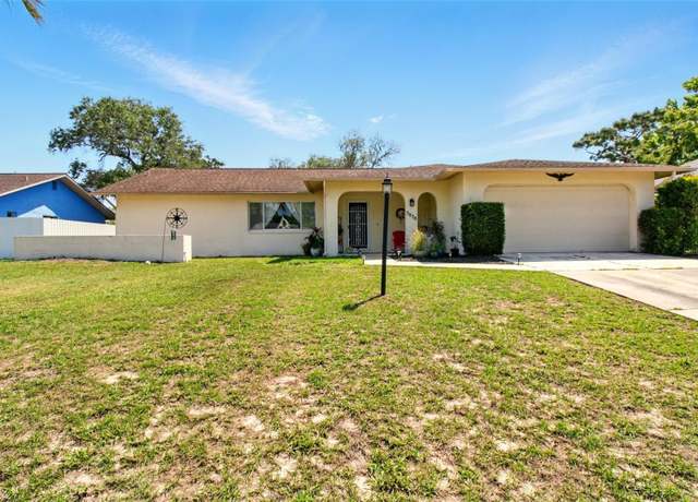 Property at 5078 Kenmore St, Spring Hill, FL 34608, 3 beds, 2 baths