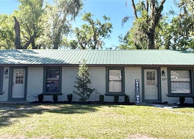 Property at 225 W Vine St, Bartow, FL 33830, 4 beds, 4 baths