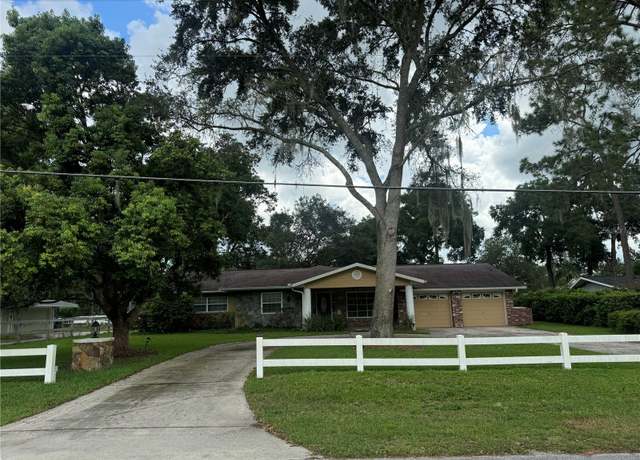 Property at 4420 NE 12th St, Ocala, FL 34470, 3 beds, 2 baths