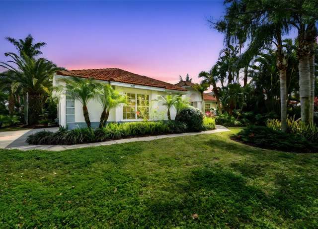 Property at 441 Village Dr, Tarpon Springs, FL 34689, 4 beds, 2 baths