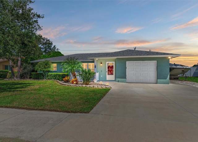 Property at 3006 21st Ave W, Bradenton, FL 34205, 4 beds, 3 baths