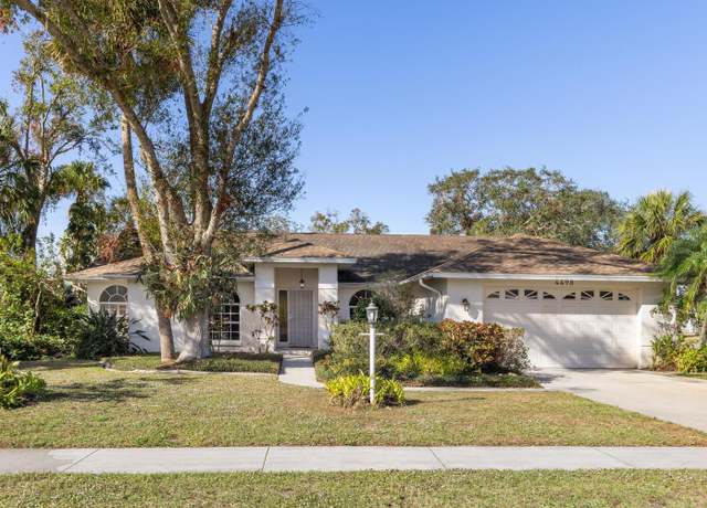 Property at 4498 Diamond Cir E, Sarasota, FL 34233, 4 beds, 2 baths