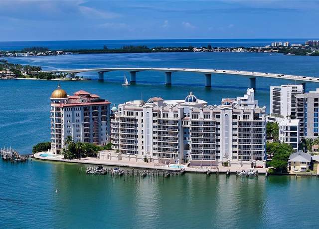 Property at 464 Golden Gate Pt #702, Sarasota, FL 34236, 3 beds, 4.5 baths
