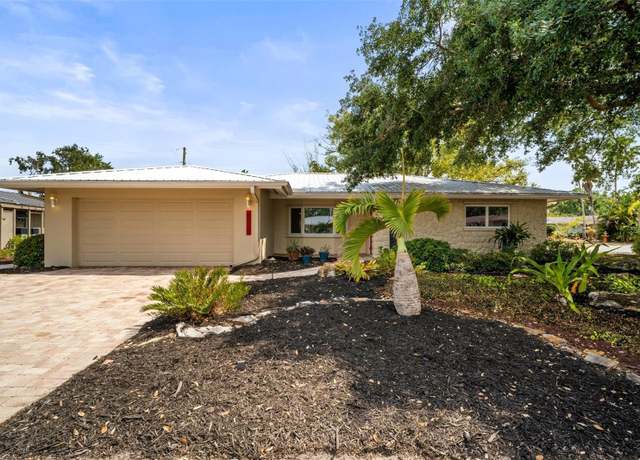Property at 6512 Bowline Dr, Sarasota, FL 34231, 3 beds, 2 baths