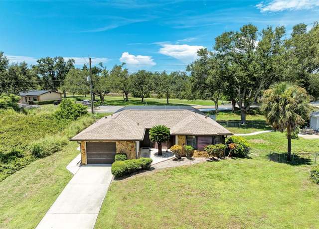 Property at 2430 Shamrock Dr, Venice, FL 34293, 2 beds, 2 baths