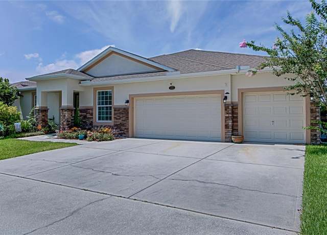 Property at 410 E Victoria Trails Blvd, Deland, FL 32724, 5 beds, 3 baths
