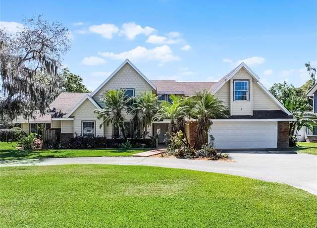 Property at 2 Bridgewater Dr, Winter Haven, FL 33884, 4 beds, 2.5 baths