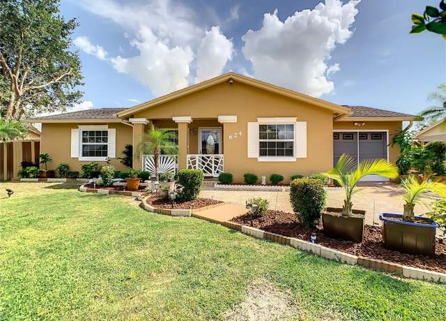 Property at 624 Royal Palm Dr, Kissimmee, FL 34743, 3 beds, 2 baths