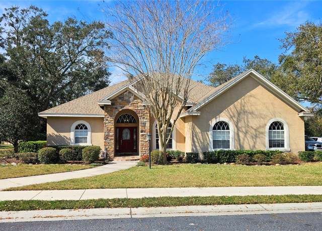 Property at 5685 Lake Victoria Dr, Lakeland, FL 33813, 5 beds, 3 baths
