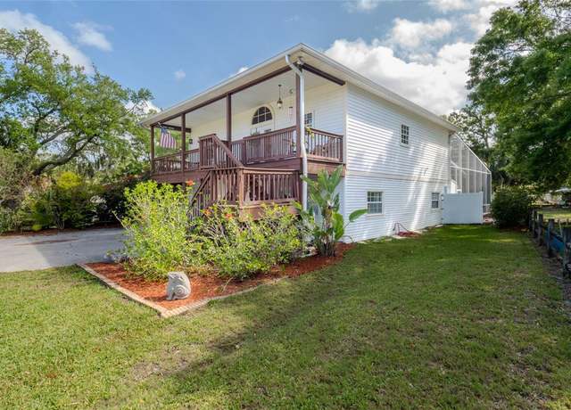 Property at 301 1/2 Shore Dr E, Oldsmar, FL 34677, 3 beds, 2 baths