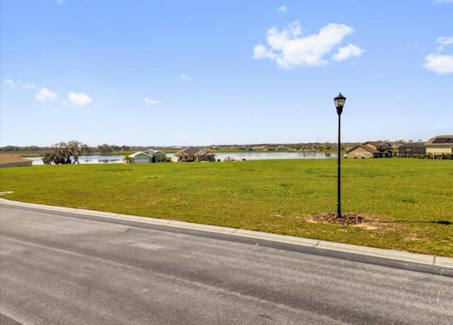 Property at 521 Blue Flag Dr, Auburndale, FL 33823