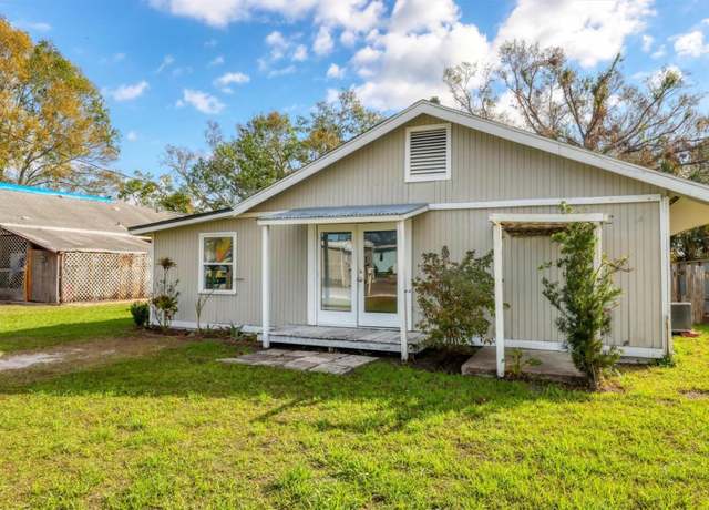 Property at 1004 12th Ave W, Palmetto, FL 34221, 2 beds, 1 bath