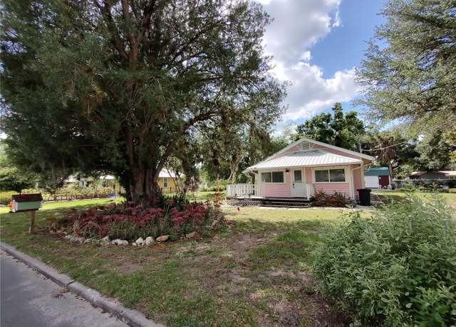 Property at 218 S Hernando Ave, Arcadia, FL 34266, 2 beds, 2.5 baths