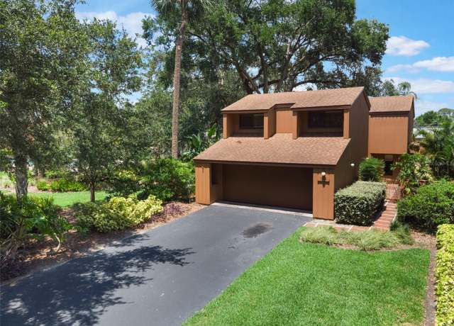 Property at 105 Oaks Ct, Sanford, FL 32771, 3 beds, 2.5 baths