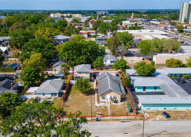 Property at 631 Avenue H NW, Winter Haven, FL 33881, 6 beds, 5 baths
