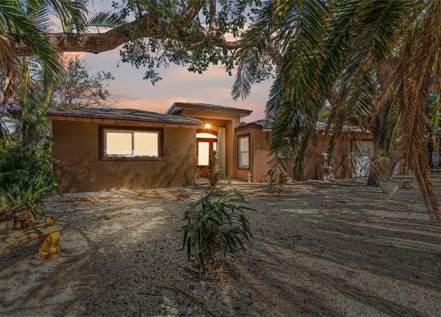 Property at 951 Contento St, Siesta Key, FL 34242, 3 beds, 4 baths