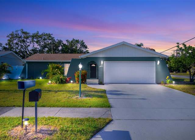Property at 2402 16th St W, Palmetto, FL 34221, 3 beds, 2 baths