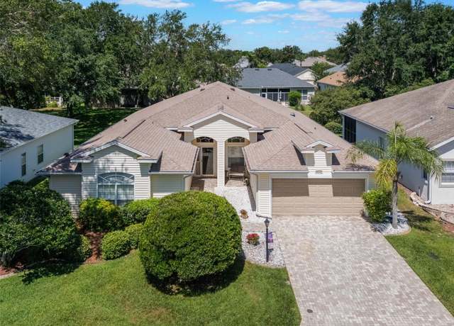 Property at 25243 River Crest Dr, Leesburg, FL 34748, 3 beds, 2.5 baths