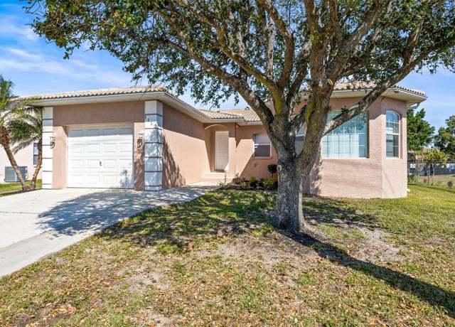 Property at 1112 21st St E, Palmetto, FL 34221, 3 beds, 2 baths