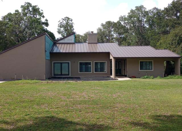 Property at 3261 SE 41st Pl, Ocala, FL 34480, 5 beds, 2.5 baths