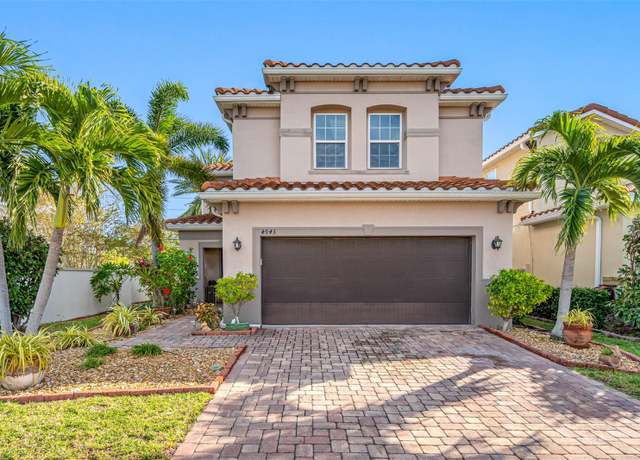 Property at 4943 Grand Oak Cir, Madeira Beach, FL 33708, 3 beds, 2.5 baths