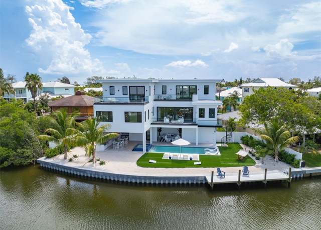Property at 111 Gull Dr, Anna Maria, FL 34216, 4 beds, 4.5 baths