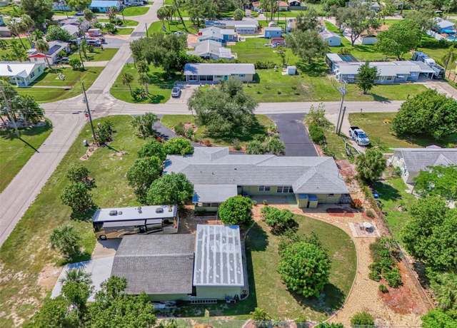 Property at 797 Michigan Ave, Englewood, FL 34223, 5 beds, 3 baths