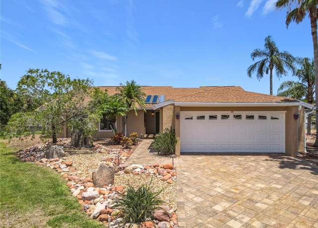 Property at 26 Creek Ct, Palm Coast, FL 32137, 3 beds, 2 baths