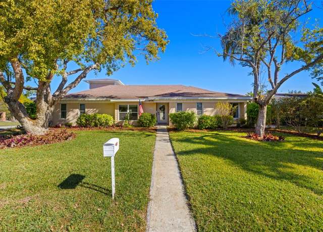 Property at 4837 W Bay Court Ave, Tampa, FL 33611, 5 beds, 4 baths