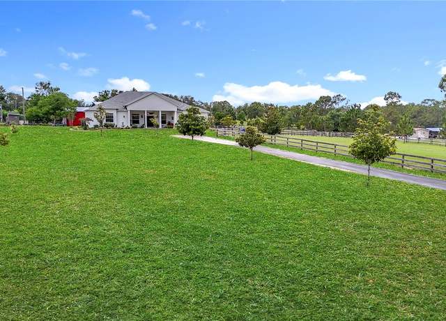 Property at 28410 Wildlife Ln, Brooksville, FL 34602, 3 beds, 3 baths
