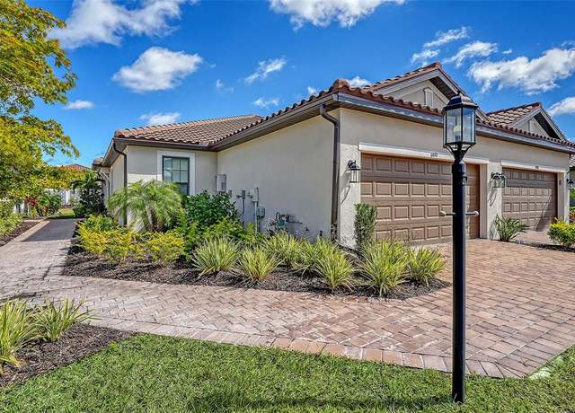 Property at 6070 Mesa Gln, Bradenton, FL 34203, 2 beds, 2 baths