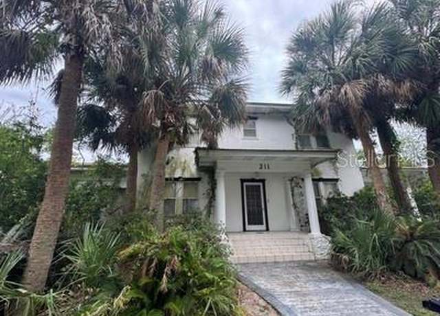 Property at 211 S Central Ave, Umatilla, FL 32784, 4 beds, 2 baths